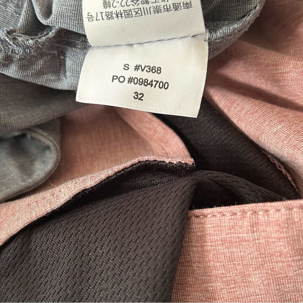Vuori Performance Chino Shorts - Lot of 2 Size 32 - Picture 5 of 8